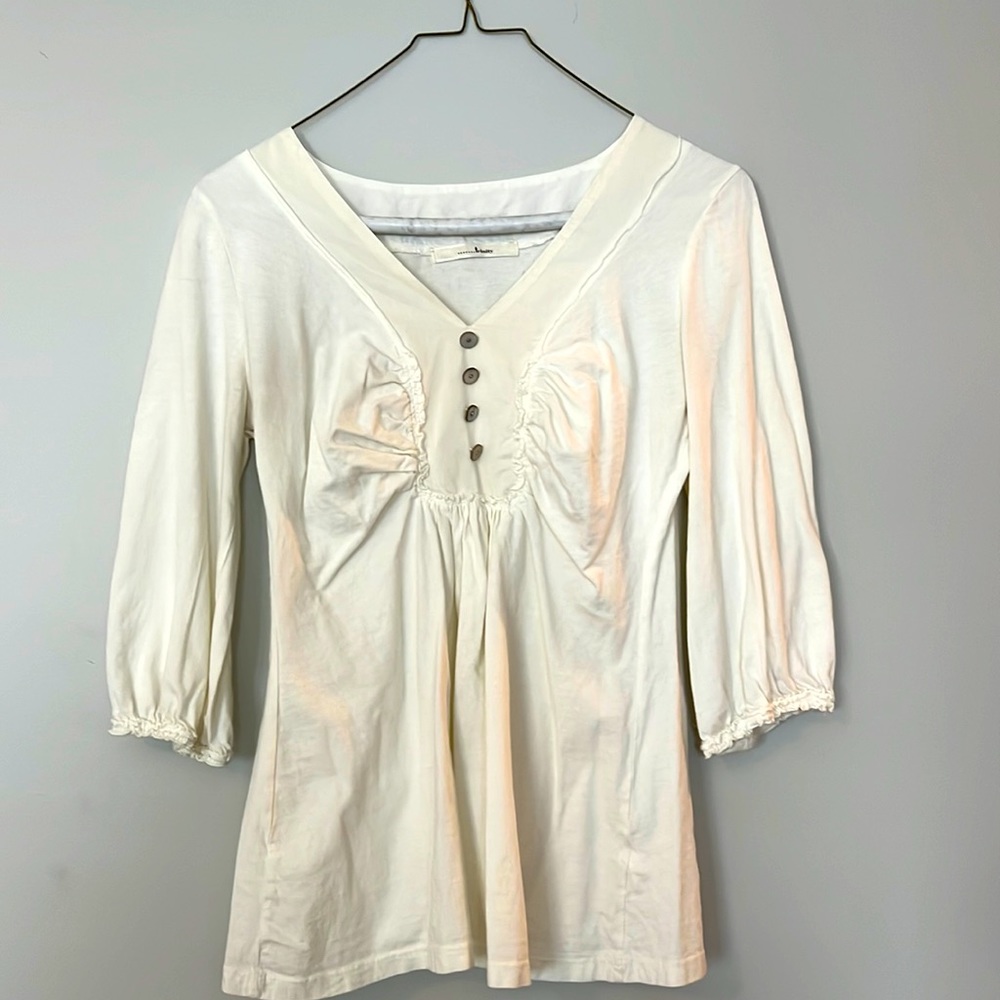 Boutique White Tunic with Abalone Buttons